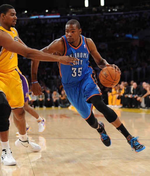 锡安身材发福成焦点，球迷担心新赛季提前报销